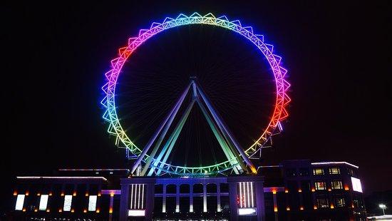 Zhongshan Symphony Ferris Wheel
